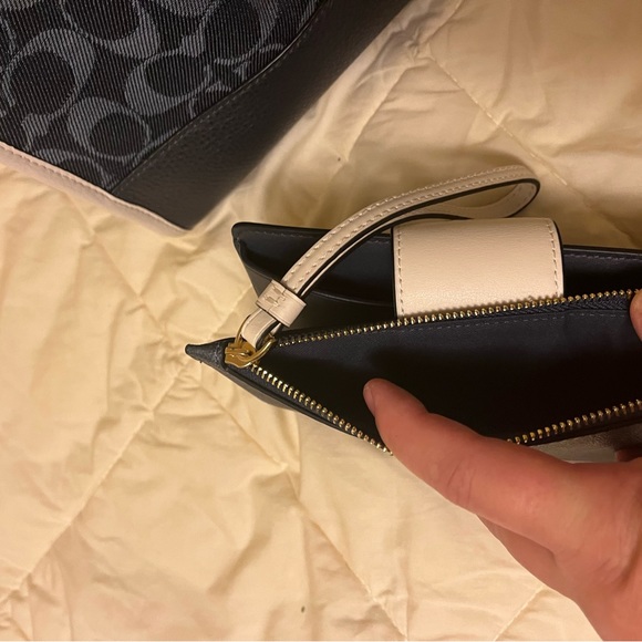 Coach tote and wallet new never used. - Picture 3 of 16